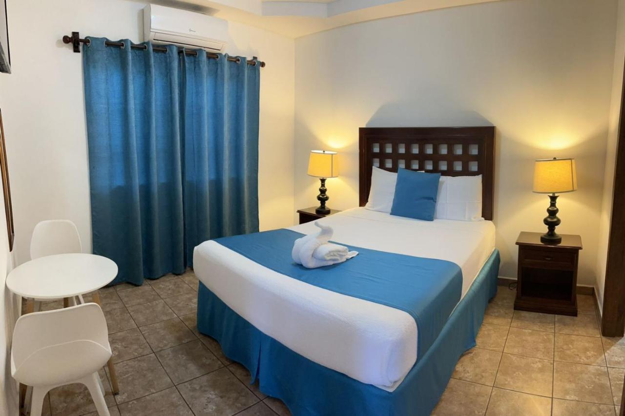 Hotel Playa Caribe Tela Exteriör bild